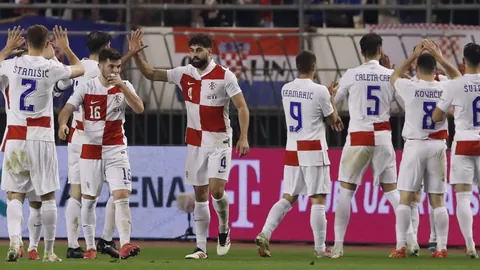 “甲亢球迷C罗迷遇挑衅梅西粉丝，情绪激动离场”