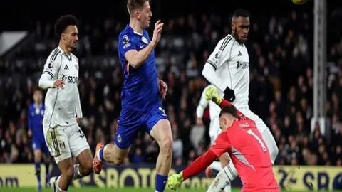 丹-伯恩：伊萨克赞誉助力夺冠，展望未来信心满满